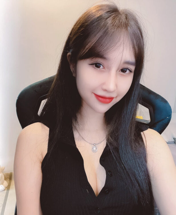 Mê mẫn trước body cực cháy của streamer Hà Bẹp