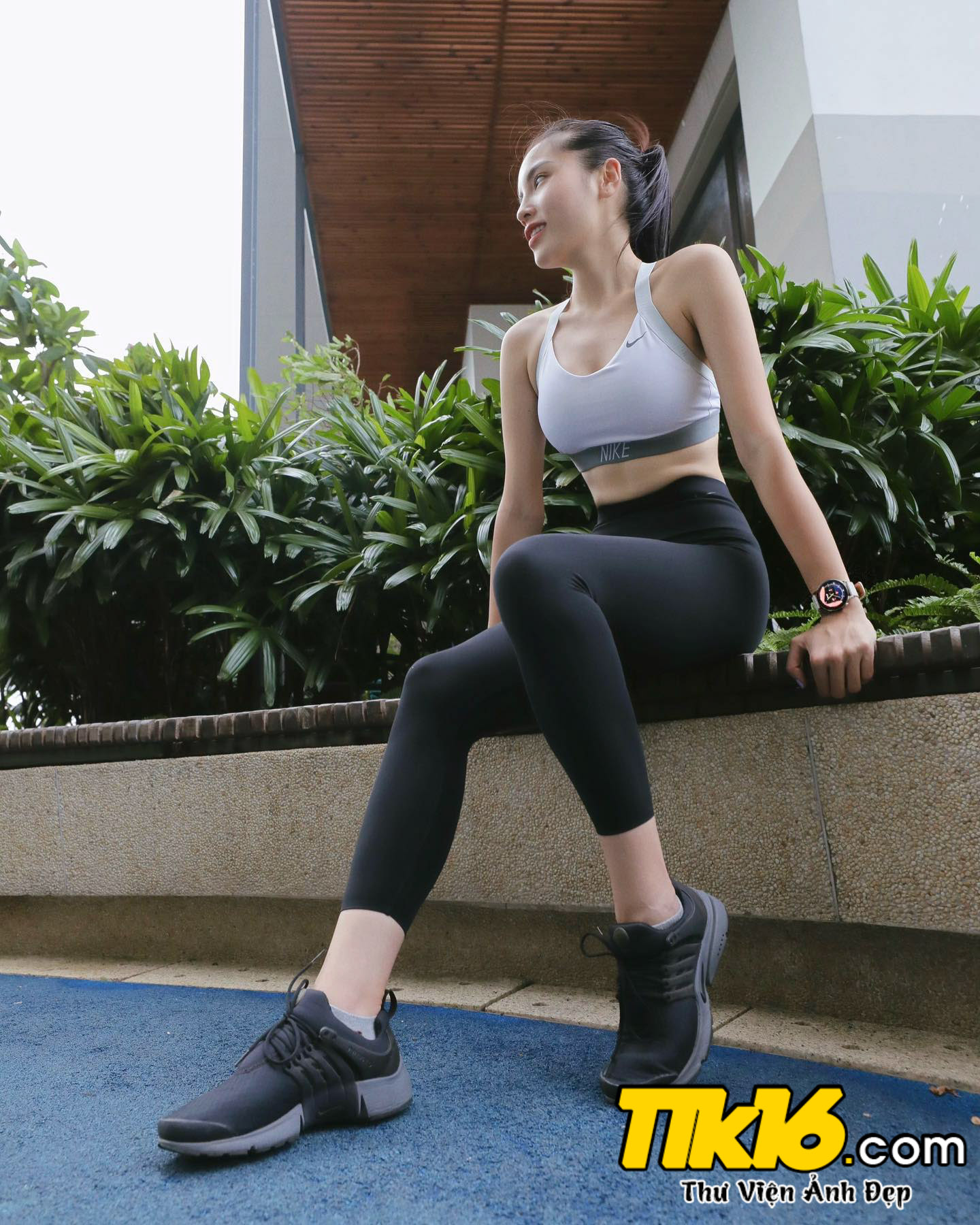 Kỳ Duyên sexy và thon gọn khi tập gym